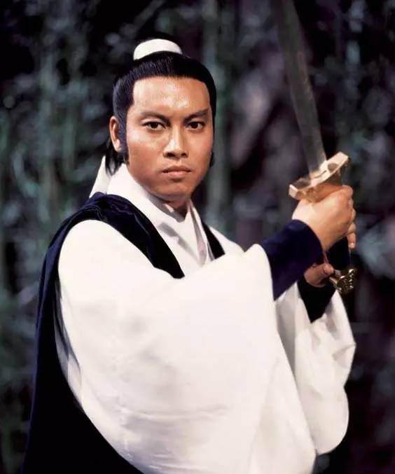 香港演员岳华去世，享年76岁，曾让港台三大名媛痴迷（香港演员岳华的妻子照片）