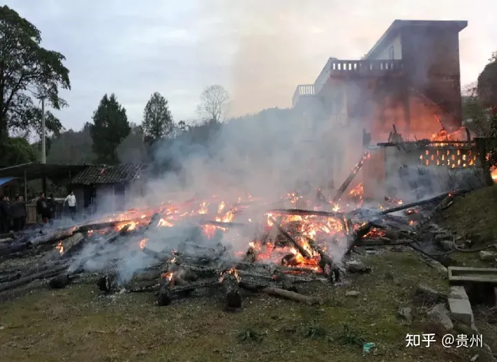 痛心！贵州遵义一民房发生火灾，两名女童不幸丧生！（贵州遵义火灾新闻）