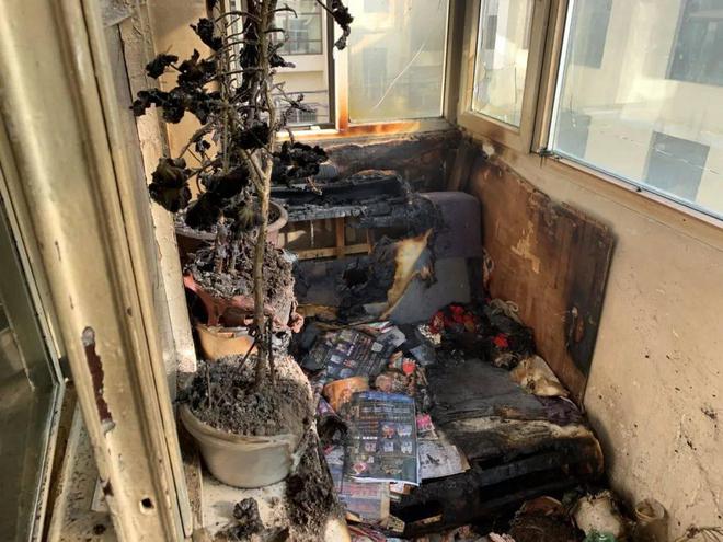 女子遇火灾将2娃扔下楼获救自己身亡 官方：意外摔伤头部致命（火灾女子坠楼视频）