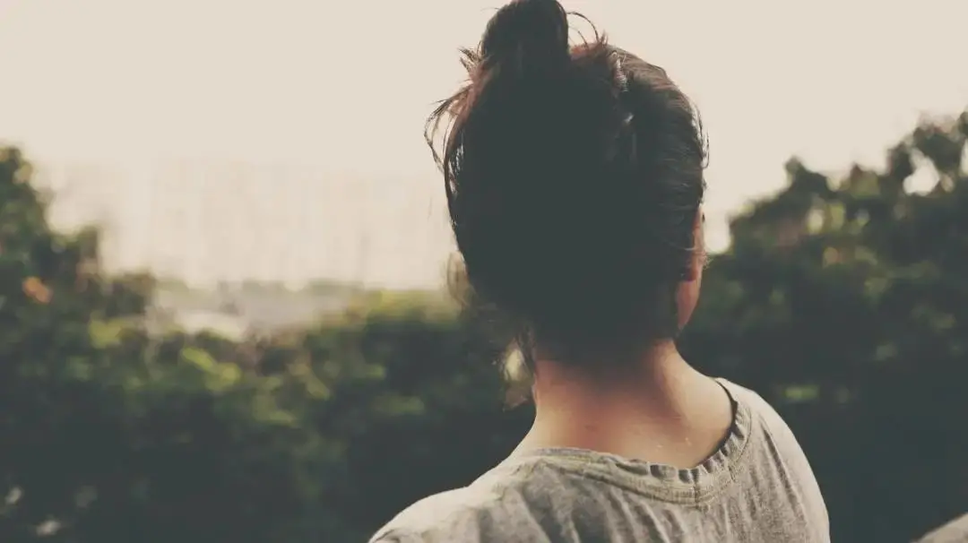 太荒唐！14岁少女被标价25万，“卖”给他人作新娘！（荒唐的表情包）