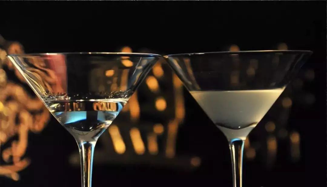 8个方法，帮你鉴定你喝的是粮食酒还是酒精酒-怎么辨别粮食酒还是不是粮食酒