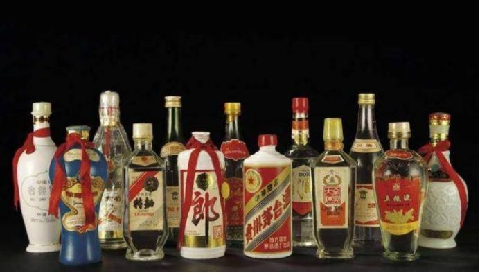 买白酒，不是越贵越好，行家：学会4个诀窍，再便宜也是纯粮好酒-如何买白酒便宜点