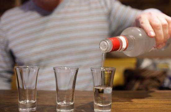 怎么区分纯粮食酒“10781”和“20822”，有什么区别-1078112006是粮食酒吗