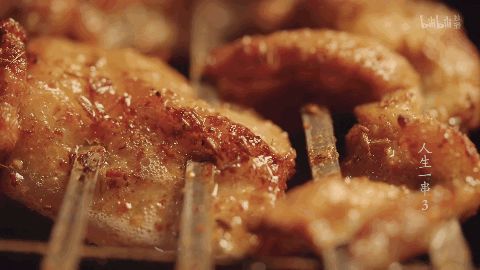 如何评价《人生一串》第三季？开播9.8分，2亿播放量，这几座城的烧烤已经火遍全网！（人生一串第一集分析人物形象）