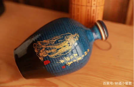 商超这几款“低档白酒”，价格都在60元上下，却都是纯粮食酿的酒-中低档白酒