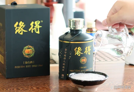 如何识别勾兑酒和粮食酒？看“标准号”和“配料表”哪个更靠谱-勾兑酒和纯粮酒的区别和编号