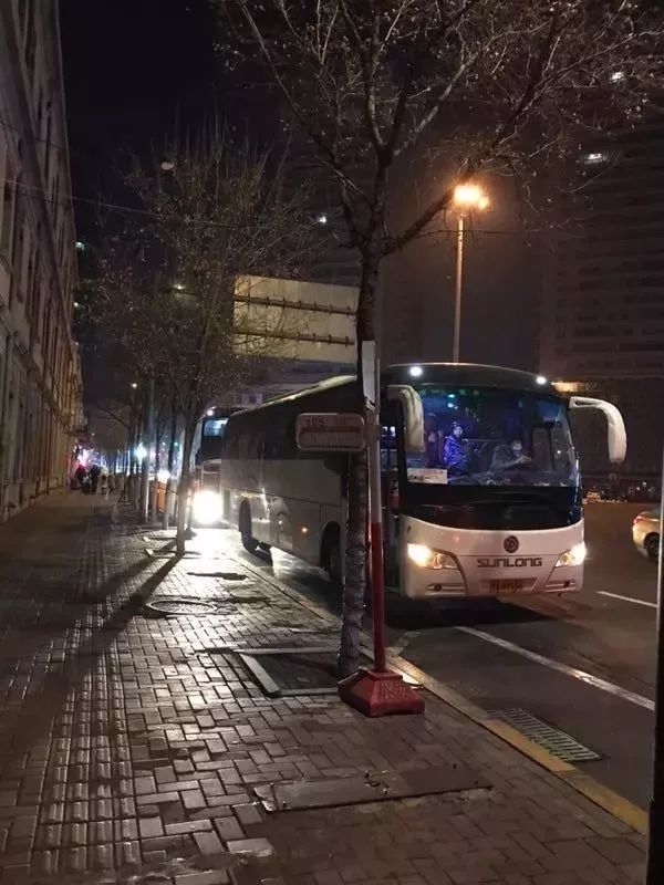 雪乡还黑吗？记者再赴雪乡遭导游纠缠2小时推销1480元套票：你得花钱买开心！-雪乡旅游的坑