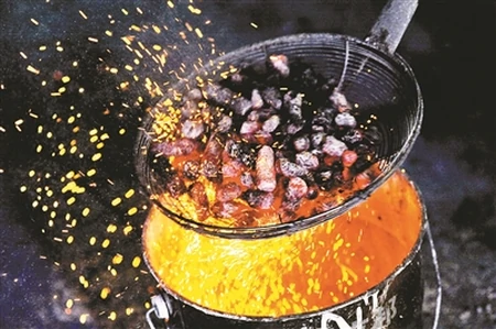 淄博烧烤出圈背后的 流量“算盘”（淄博烧烤网红店楼上）