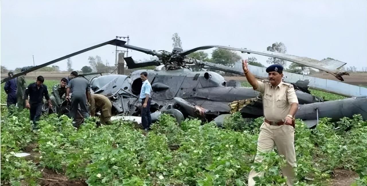 印官员自拍时遭直升机叶片“斩首”，阿三从不走寻常路~（缴获印度直升机的人是谁呀）
