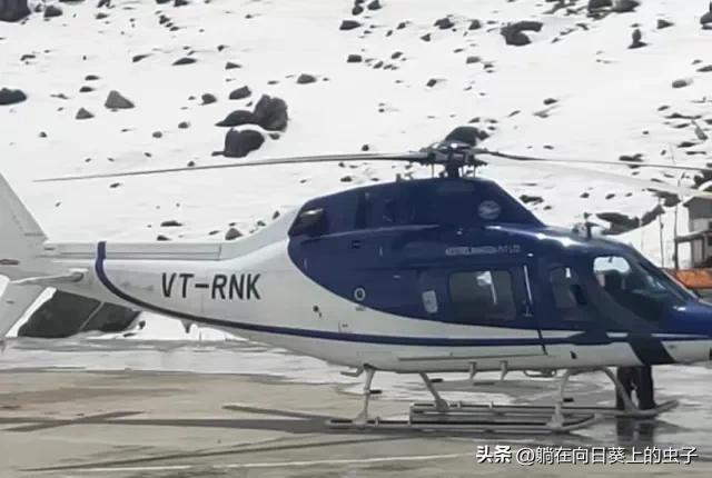 印度是个奇葩的国度，一高官自拍时遭飞机螺旋桨爆头（印度飞机坠落事件）