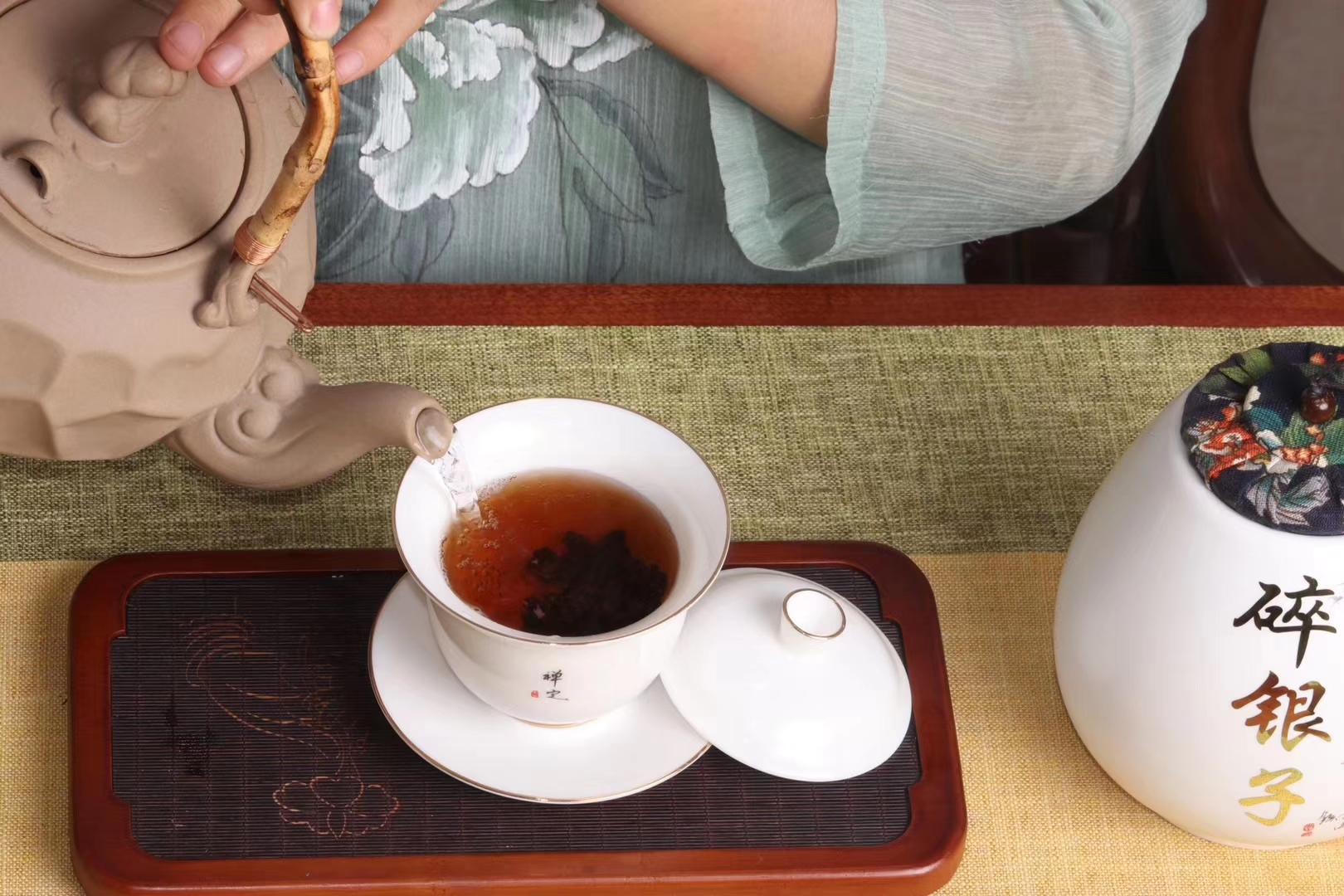 碎银子普洱茶，一款可以喝的石头，你不知道的茶化石小知识-碎银子普洱茶的好处是什么