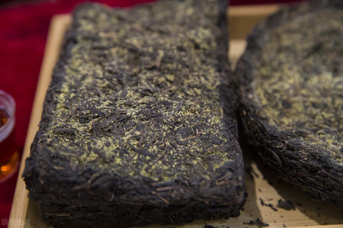 它是黑茶的代表之一，素有“茶中黄金”之称，竟是因为身上的金花-黑茶的代表性名茶及产地是哪里