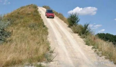 自动挡车要下陡坡，如何操作最合适？-自动挡车如何下坡