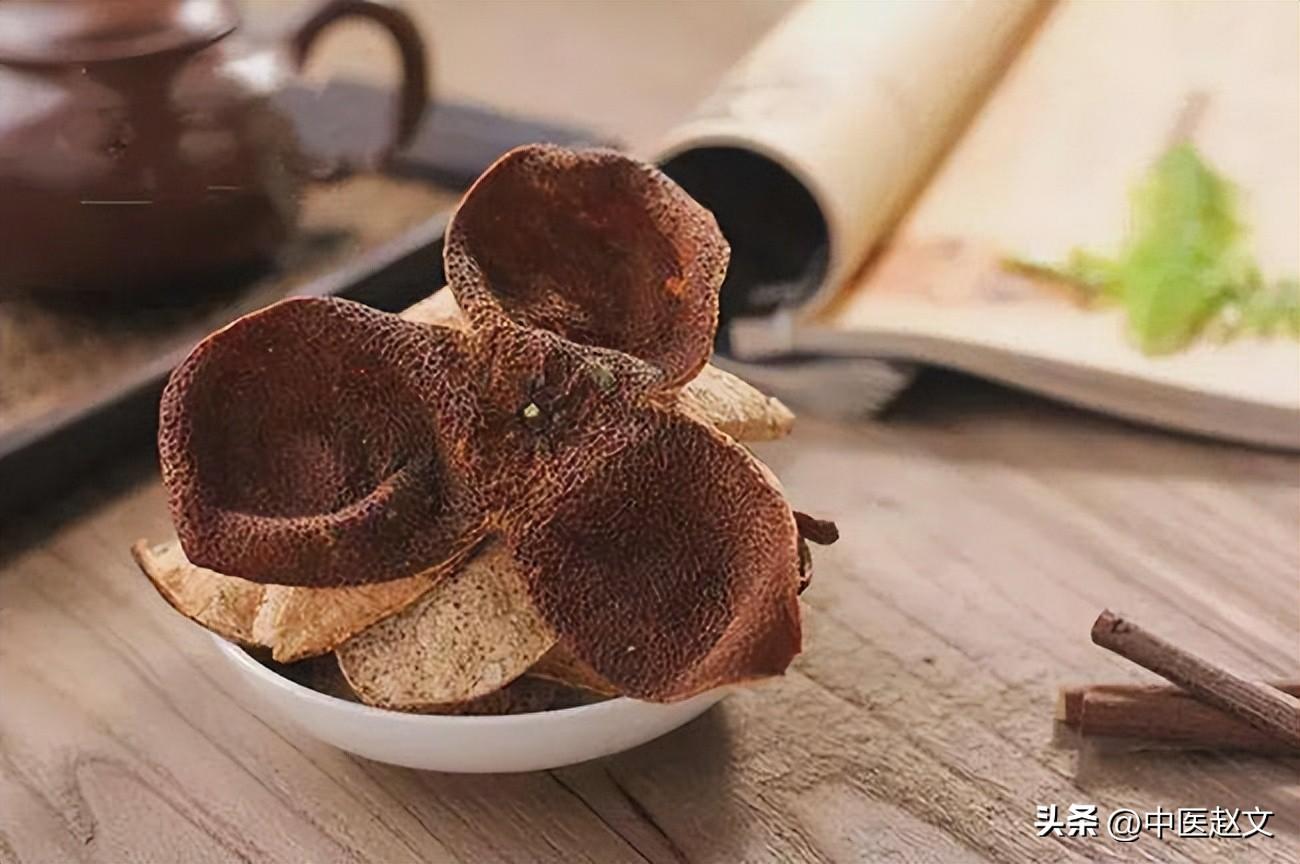 一两陈皮一两金，陈皮泡水“抵万金”这5大功效请记好（一两陈皮一两金,百年陈皮胜黄金新闻）