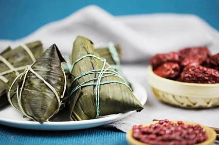 吃粽子喝什么汤比较搭配（粽子配什么汤喝比较好吃）