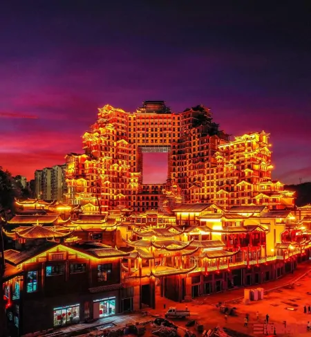 光影璀璨不夜城！游张家界山水，逛七十二奇楼-张家界美食不夜城