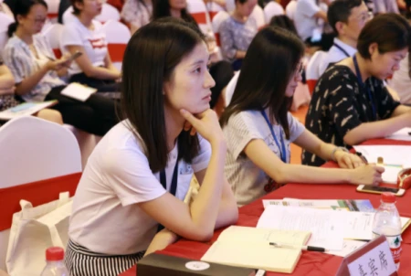 专科生迎来好消息，教育部：无第一学历的说法，用人单位却不承认-第一学历专科博士的出路