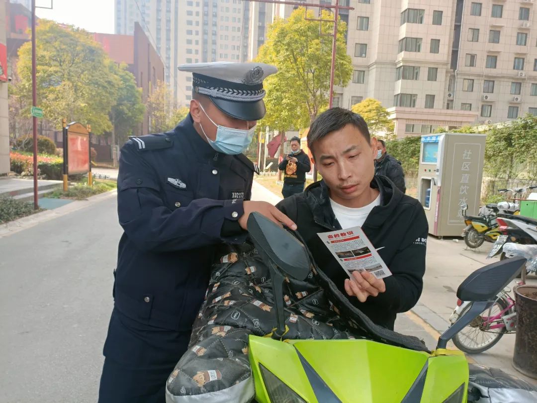 以案说法！偃师交警强化电动三四轮车交通安全宣传-偃师交警队队长简介