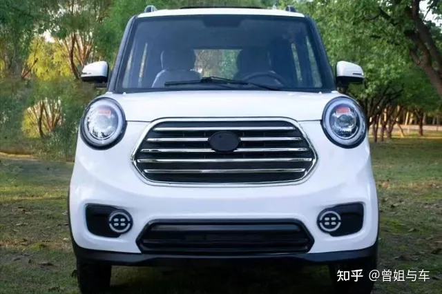 2款四轮老年代步车，可载5人，油电两用、冷暖空调，适合老人驾驶-老年代步车四轮四座价格