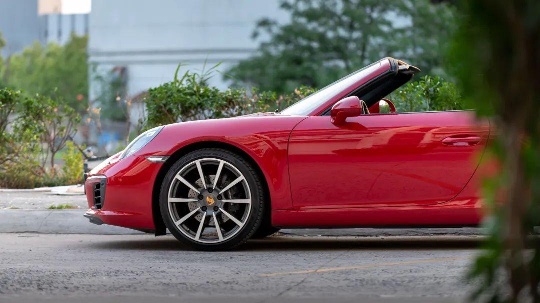 从保时捷Cayman到911敞篷，这可能是“接二连三”最具实力的诠释（保时捷敞篷跑车911多少钱）