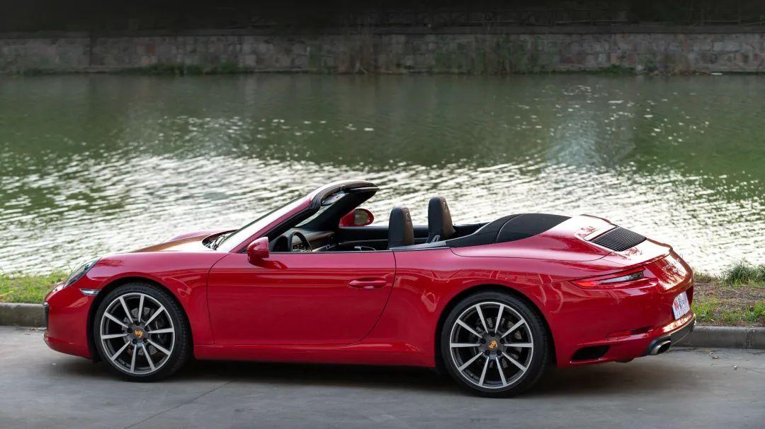 从保时捷Cayman到911敞篷，这可能是“接二连三”最具实力的诠释（保时捷敞篷跑车911多少钱）