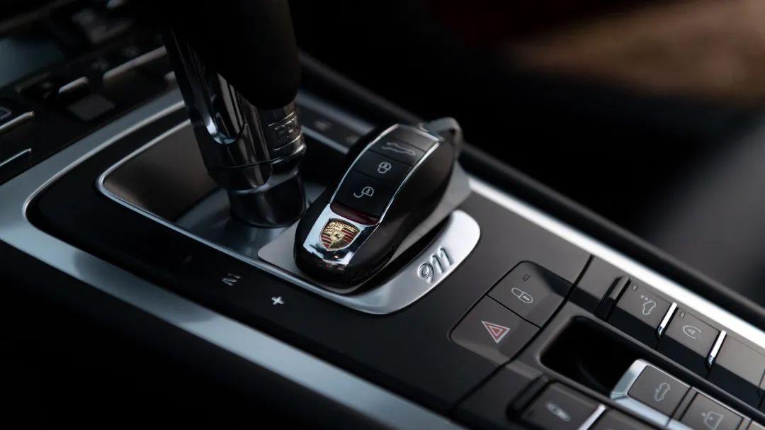 从保时捷Cayman到911敞篷，这可能是“接二连三”最具实力的诠释（保时捷敞篷跑车911多少钱）