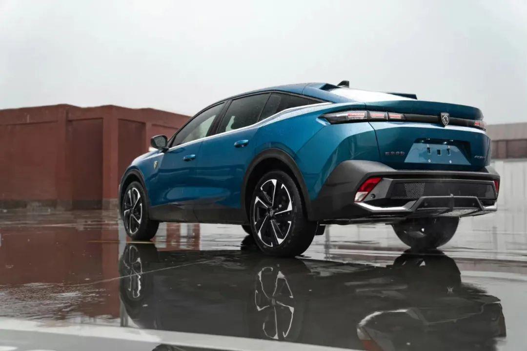 轴距2787mm，溜背造型太拉风，又一合资车将国产，目测要火！（合资溜背轿车）