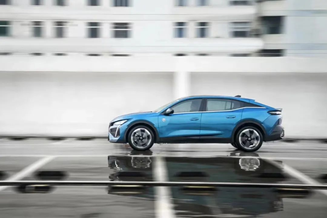 轴距2787mm，溜背造型太拉风，又一合资车将国产，目测要火！（合资溜背轿车）