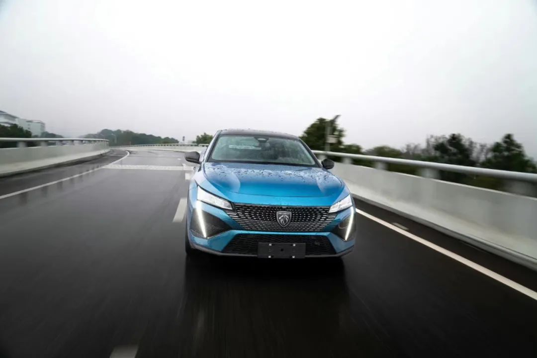 轴距2787mm，溜背造型太拉风，又一合资车将国产，目测要火！（合资溜背轿车）