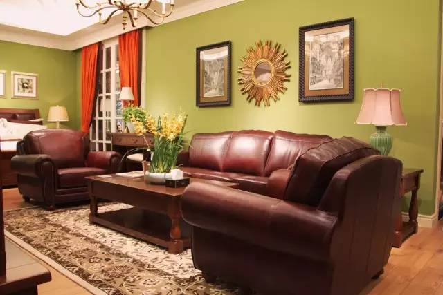 客厅灯选黄光还是白光？幸亏知道的还不晚！（遵义醇美家居整体家装设计）-客厅白灯和黄灯哪个对眼好