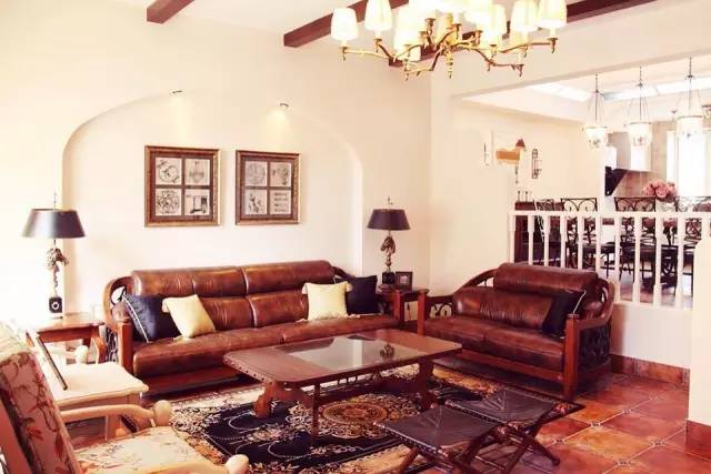 客厅灯选黄光还是白光？幸亏知道的还不晚！（遵义醇美家居整体家装设计）-客厅白灯和黄灯哪个对眼好