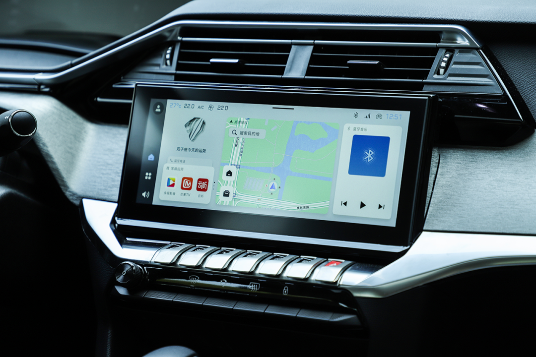 标致408:顶配只卖12.17万!1.6T+爱信6AT!这辆合资车“不讲武德”?（标致4082018款）