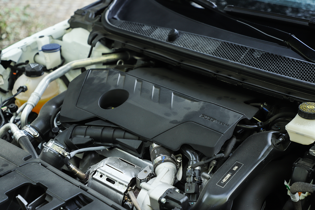 标致408:顶配只卖12.17万!1.6T+爱信6AT!这辆合资车“不讲武德”?（标致4082018款）