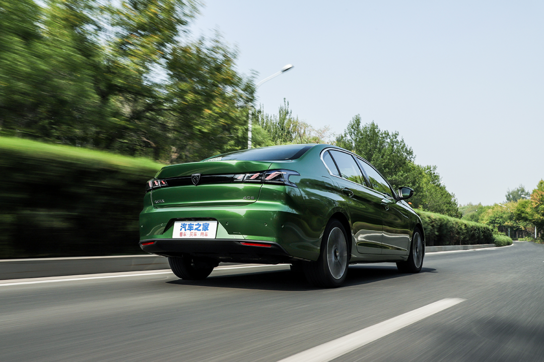 标致408:顶配只卖12.17万!1.6T+爱信6AT!这辆合资车“不讲武德”?（标致4082018款）