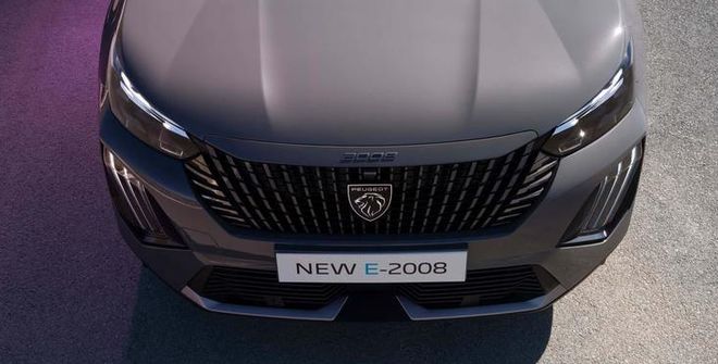 标致发布新2008官图：外观更凶，下半年国产，能否与国产车正面刚（标致2008车型扶手箱图片）