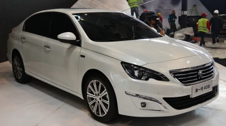 五菱荣光VS讴歌CDXVS标致408：国产车大比拼（五菱荣光与荣光s）