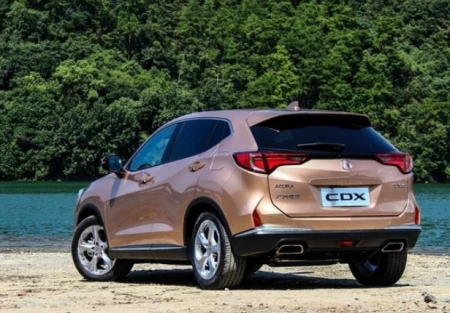 五菱荣光VS讴歌CDXVS标致408：国产车大比拼（五菱荣光与荣光s）