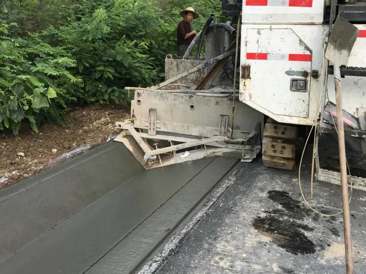 液压滑模施工工艺@路众滑模@滑模施工方法（滑模液压控制台）