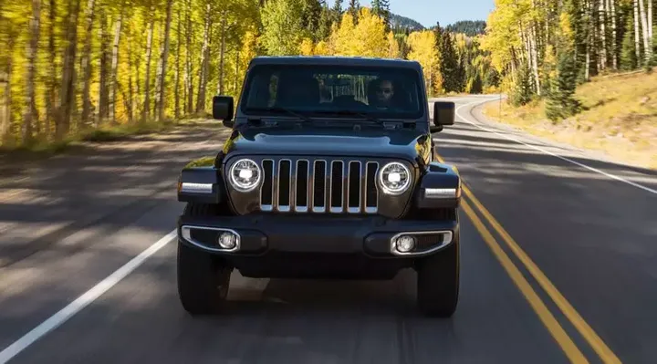 福特推4款新车，没了V6的牧马人还能叫牧马人吗？（福特猛禽 牧马人图片高清）