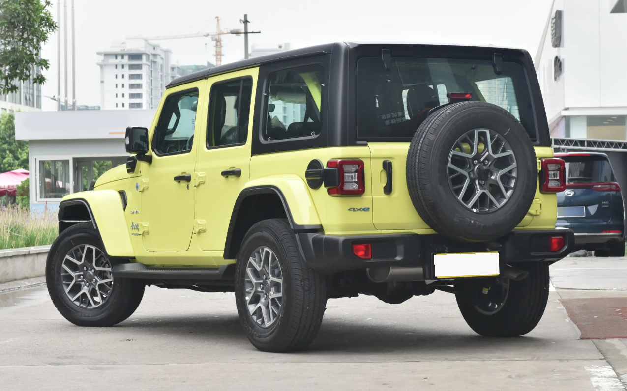 真正进口越野车，百公里2.4个油！能省好几万，解析牧马人新能源（牧马越野车价格多少一辆）