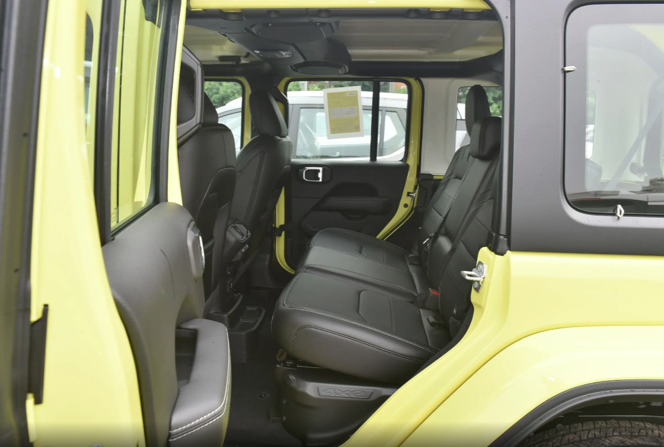 真正进口越野车，百公里2.4个油！能省好几万，解析牧马人新能源（牧马越野车价格多少一辆）