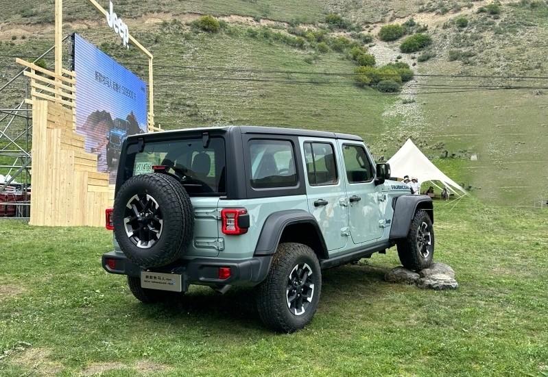 屏幕升级涨价5万！Jeep新款牧马人上市 起售价50.99万元（最新jeep牧马人）