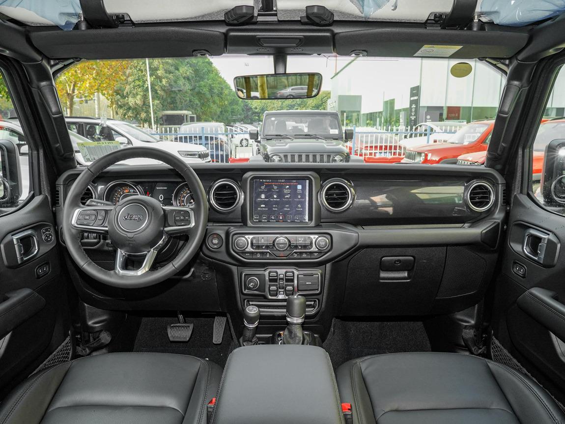 22款牧马人高地丛林限量版：2.0T+266马力全进口吉普，上路超50万（jeep牧马人丛林版）