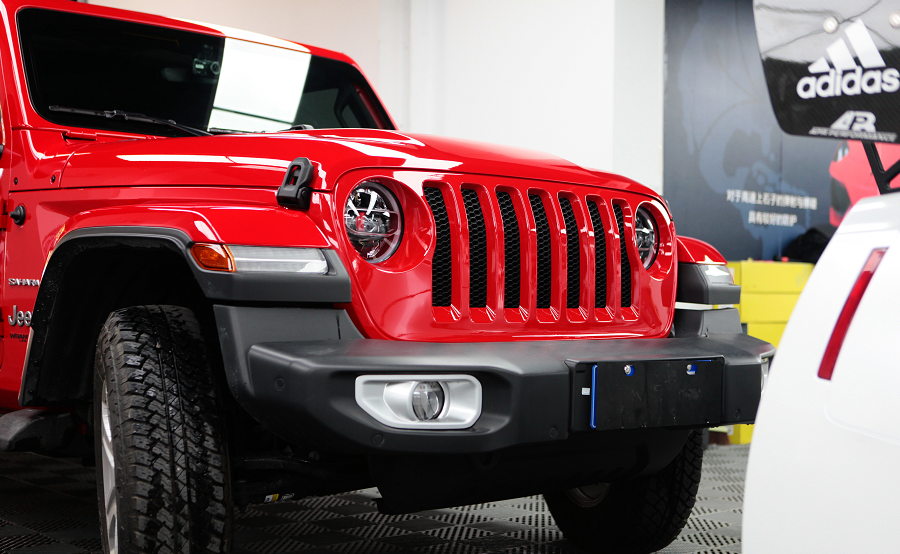 这难道是玩车的最高境界吗？贴了隐形车衣的Jeep牧马人却不去越野（牧马人车贴案例）