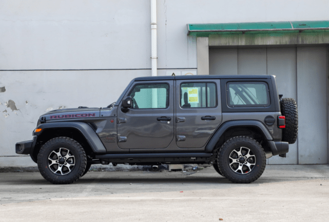 牧马人才是“越野王”，高1.84米，差速锁+四驱，关键整车纯进口（牧马人汽车越野车）