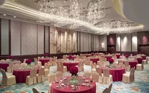 2018青岛星级酒店婚宴最新价格表，最贵8950一桌！-青岛各大酒店婚宴价格
