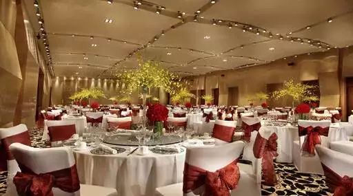 2018青岛星级酒店婚宴最新价格表，最贵8950一桌！-青岛各大酒店婚宴价格