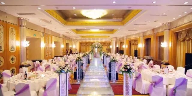 2018青岛星级酒店婚宴最新价格表，最贵8950一桌！-青岛各大酒店婚宴价格