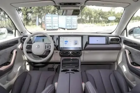 配272马力！综合续航900km！带你看2023款增程版零跑C11（零跑增程式电动车什么时候）