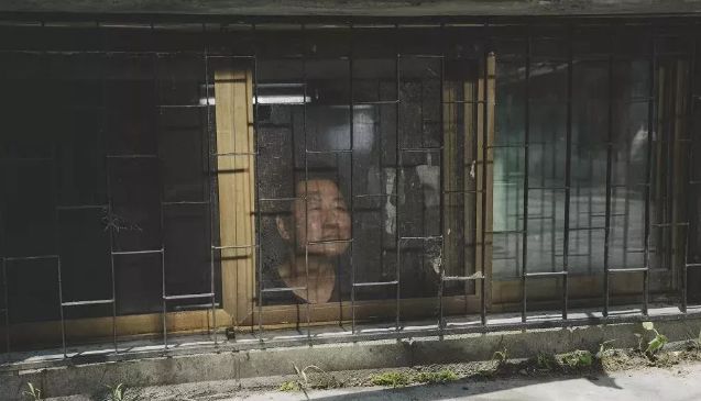 韩国首部戛纳金奖电影《寄生虫》：阶层固化可以打破么？-韩国电影寄生虫是灾难片吗